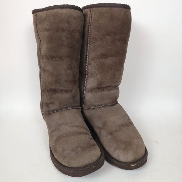 UGG Australia Women’s Classic Tall Boots Brown Suede Sheepskin Winter Size 8W - Picture 1 of 12